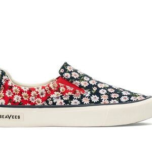 🌟NEW🌟 Seavees Hawthorn Slip-on Sneakers in Daisy Patchwork